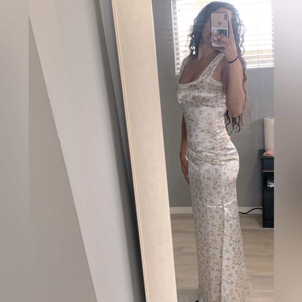 Gorgeous Berlin Maxi Dress🕊💕 sold ❌